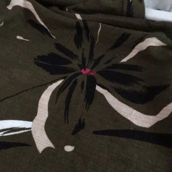 Jennifer Lopez blouse Size XL NWT - Picture 4 of 7